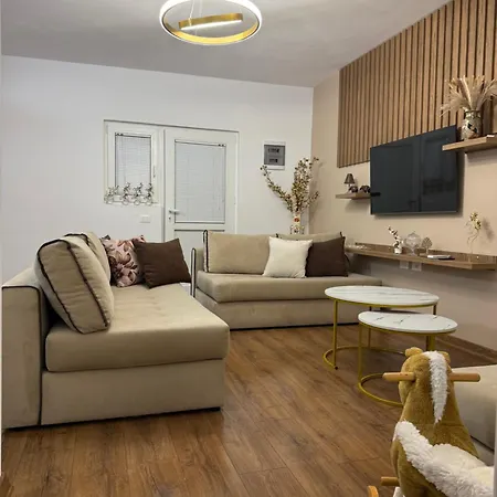 Villa Topuzi Grand House Pogradec