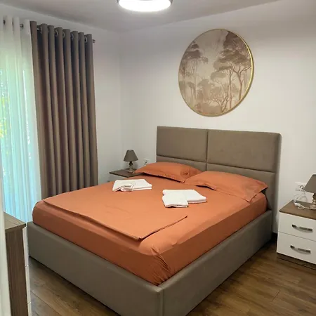 Topuzi Grand House * Pogradec